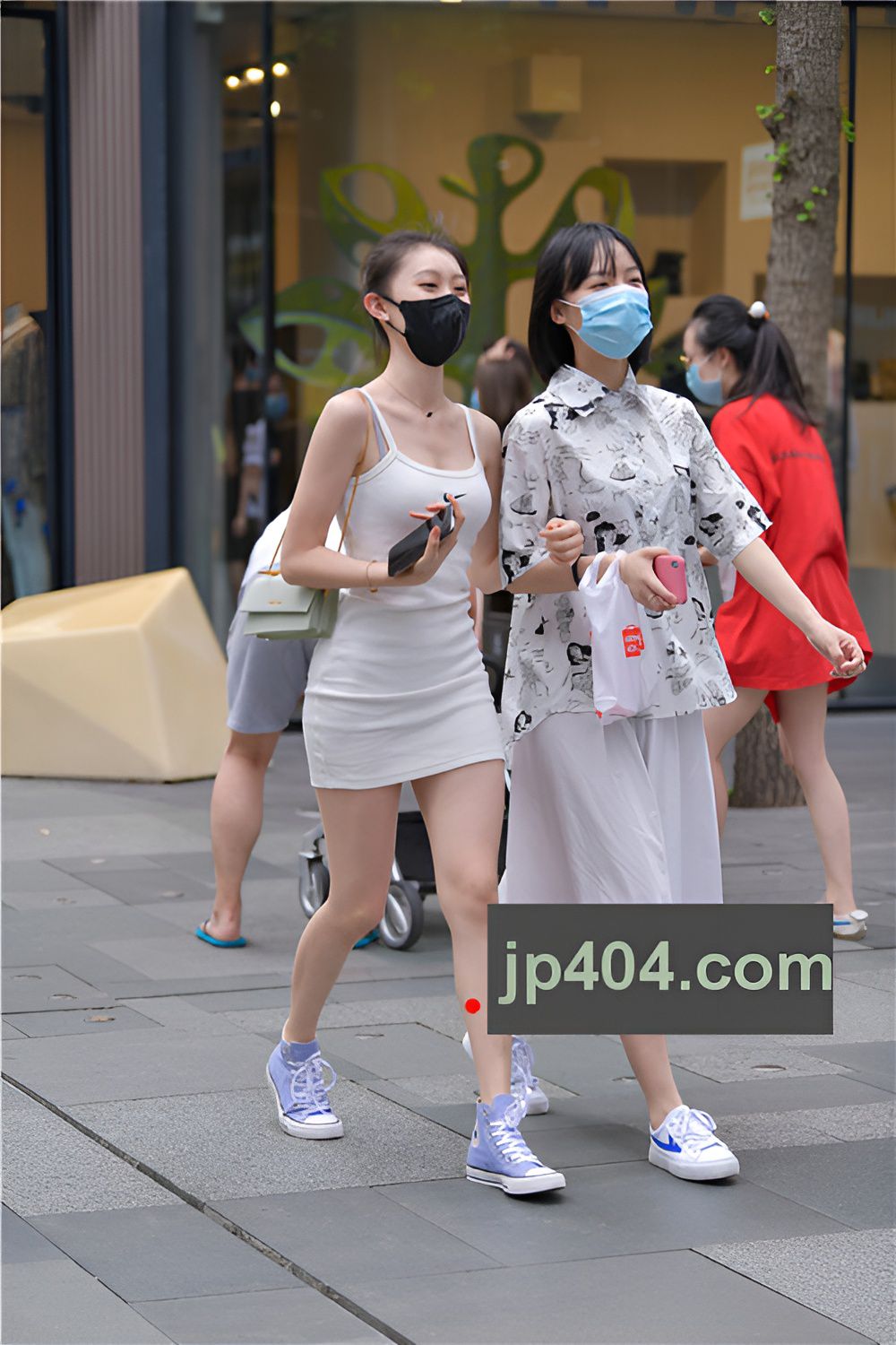 吊带包臀裙小姐姐(67P)[760MG/JPG]