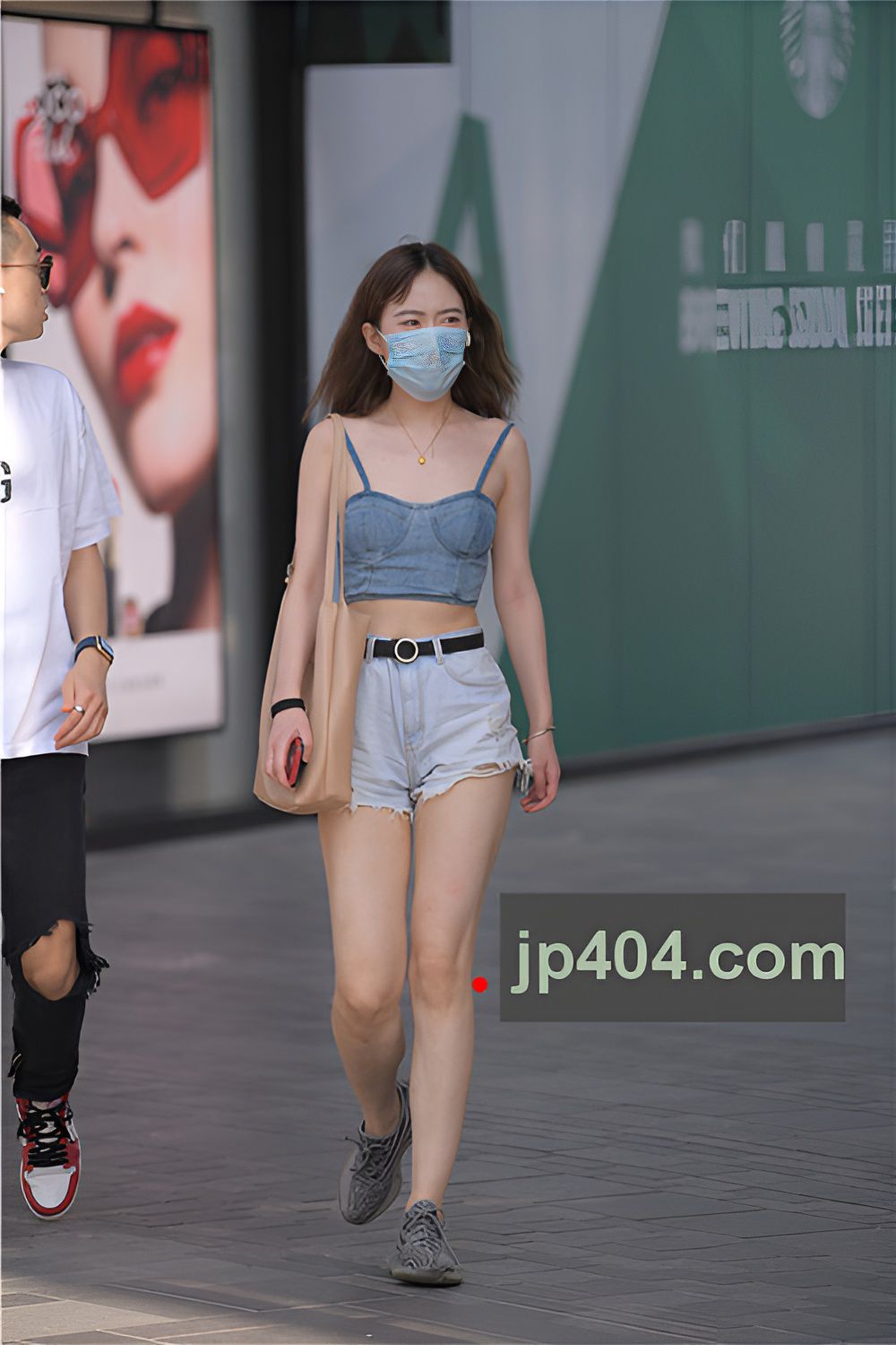 热裤妹子(71P)[1.37G/JPG]