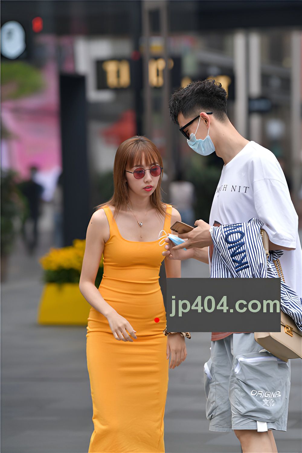 橘黄色连体包臀裙小妹(61P)[1.33G/JPG]