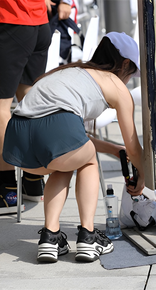 短裤美女(45P)[694M/JPG]