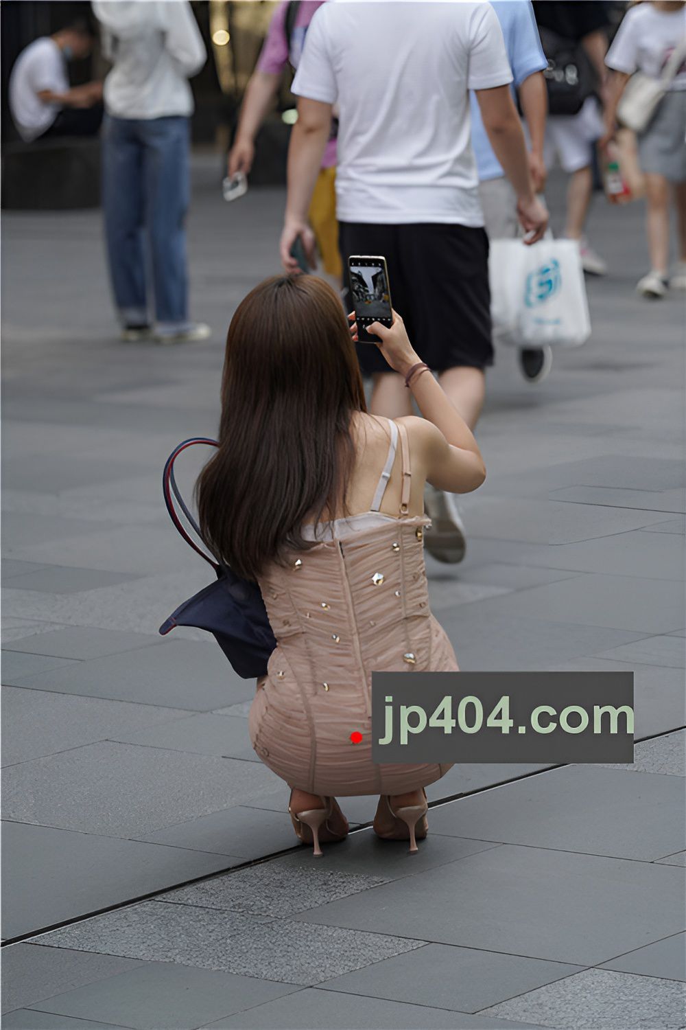 吊带长裙美妇(134P)[1.63G/JPG]