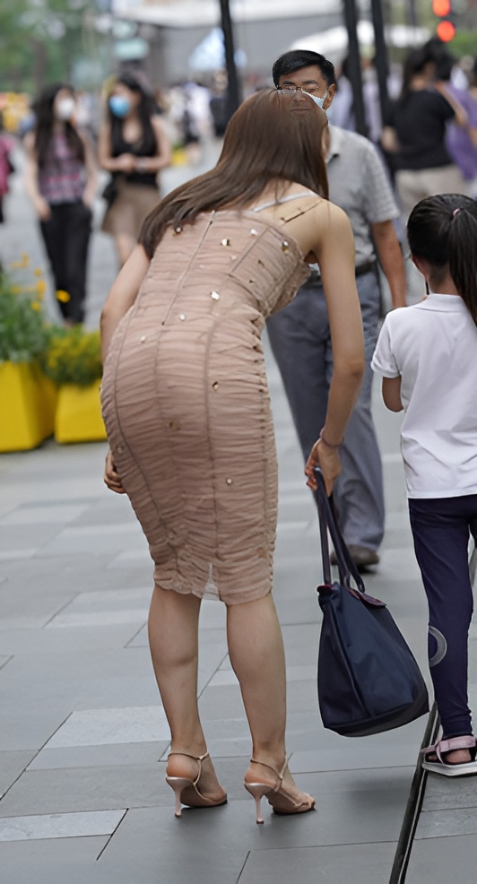 吊带长裙美妇(134P)[1.63G/JPG]