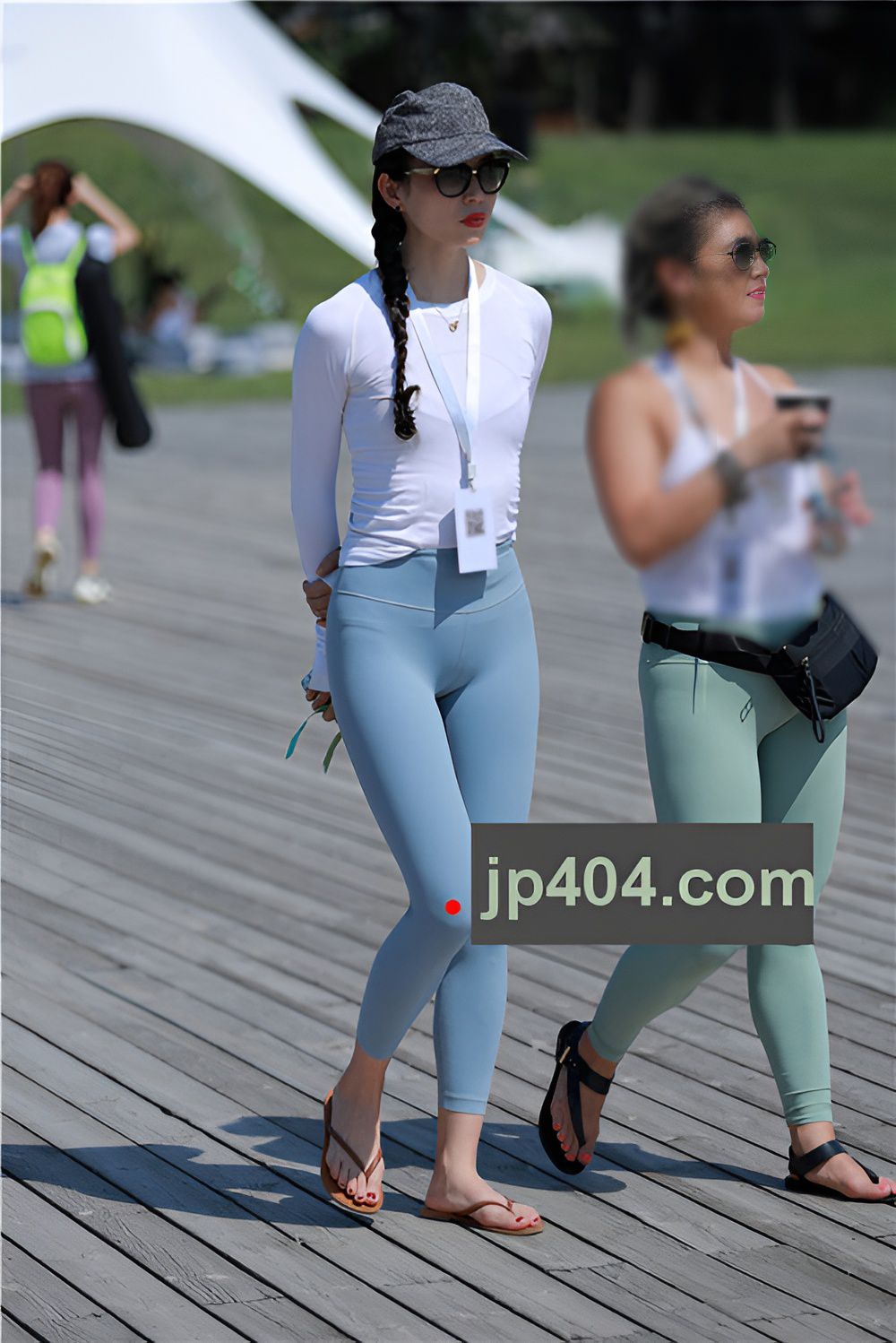 练瑜伽的小姐姐(19P)[161M/JPG]