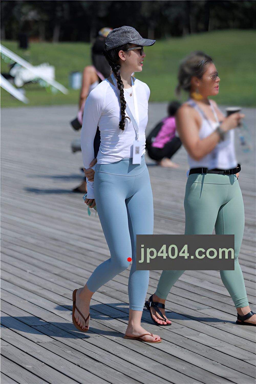 练瑜伽的小姐姐(19P)[161M/JPG]