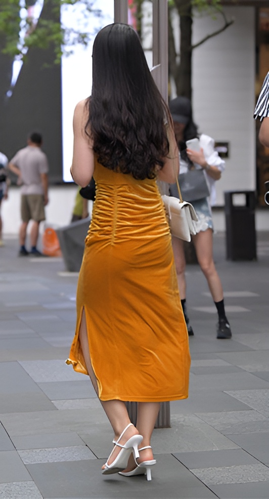 吊带长裙MM(52P)[1.14G/JPG]