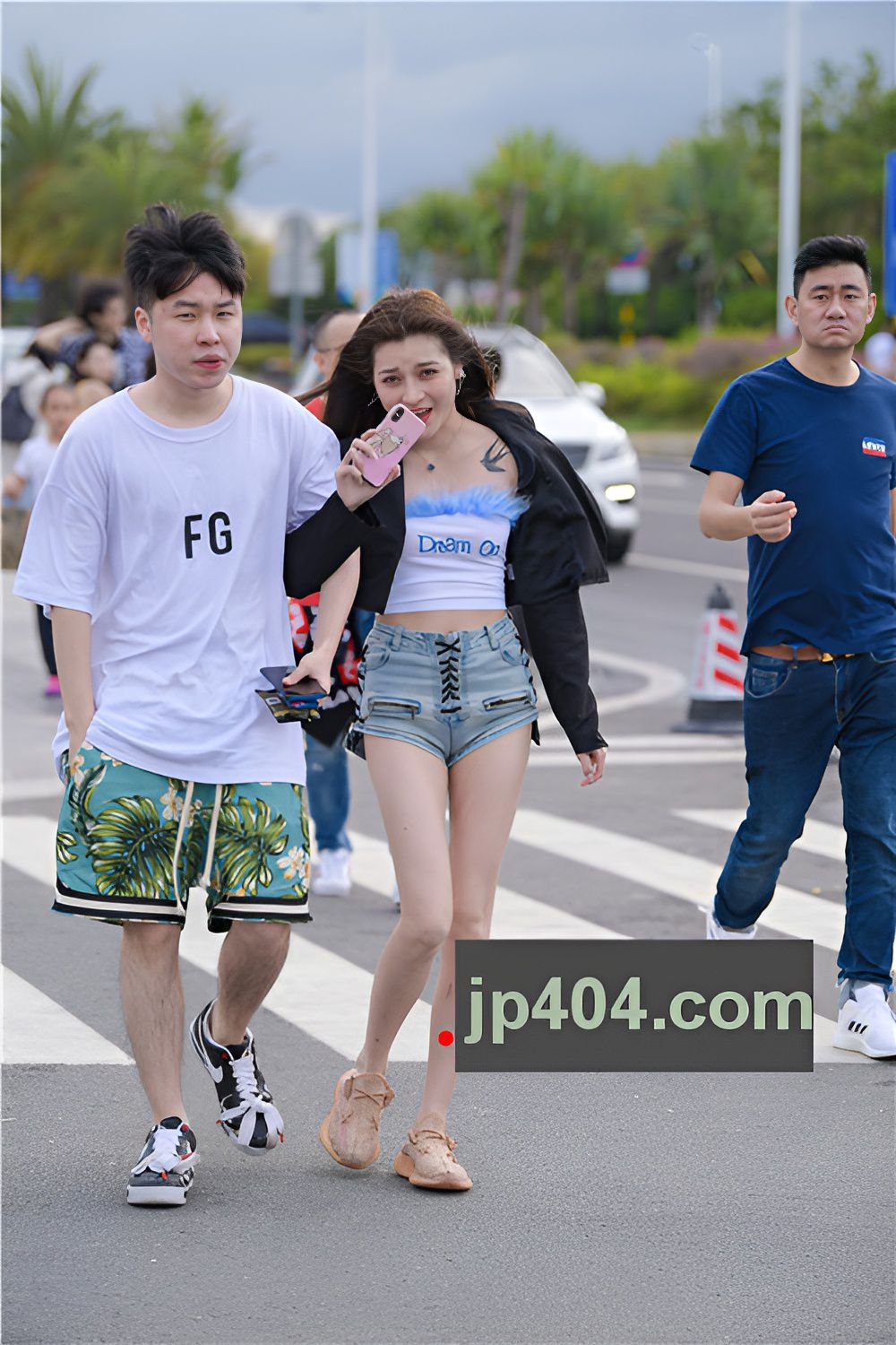 热裤牛仔小姐姐(32P)[507M/JPG]