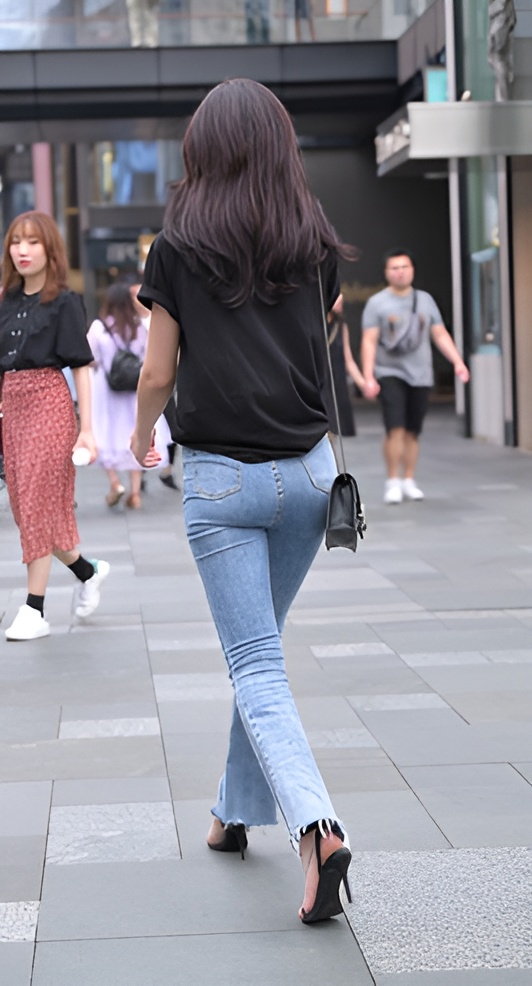 紧身牛仔裤(26P)[613M/JPG]