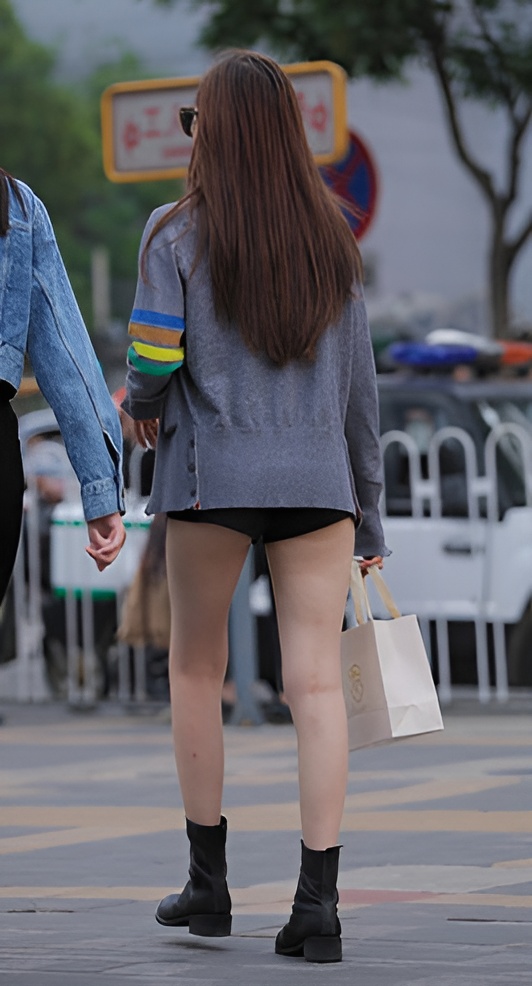 漂亮的气质小姐姐(32P)[285M/JPG]