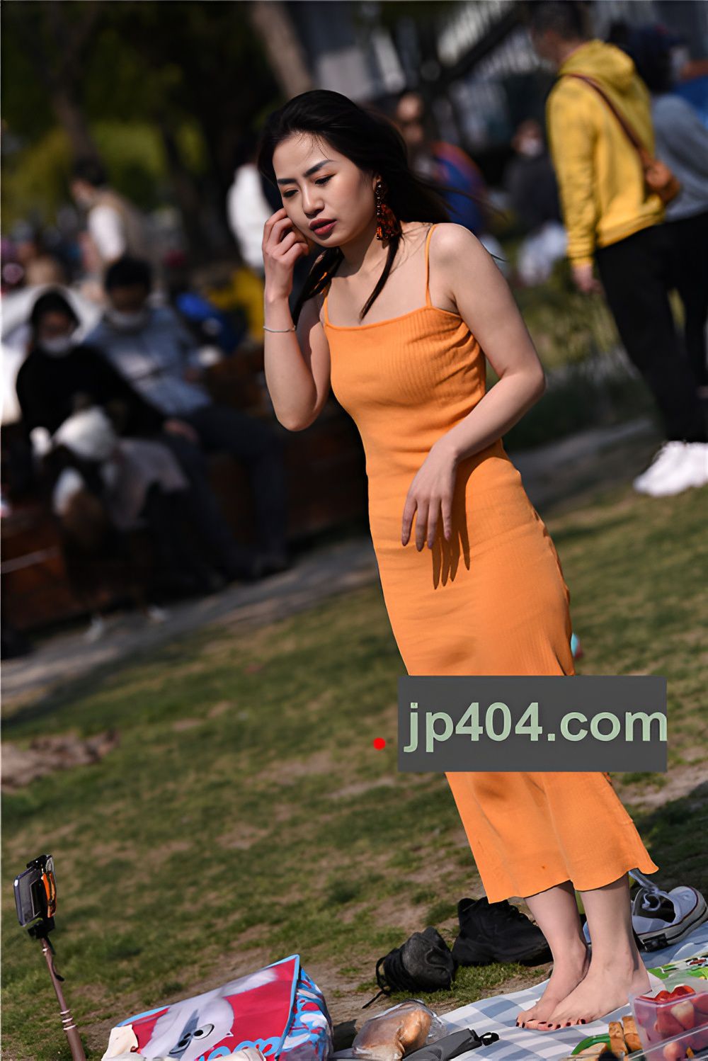 草地上的美女小姐姐(157P)[2.5G/JPG]