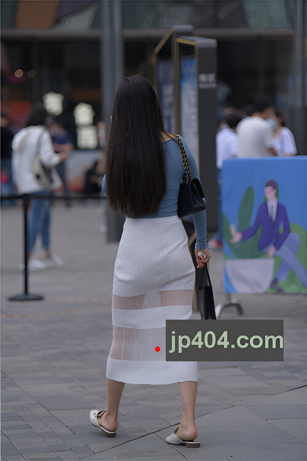 白色包臀长裙美女(34P)[729M/JPG]