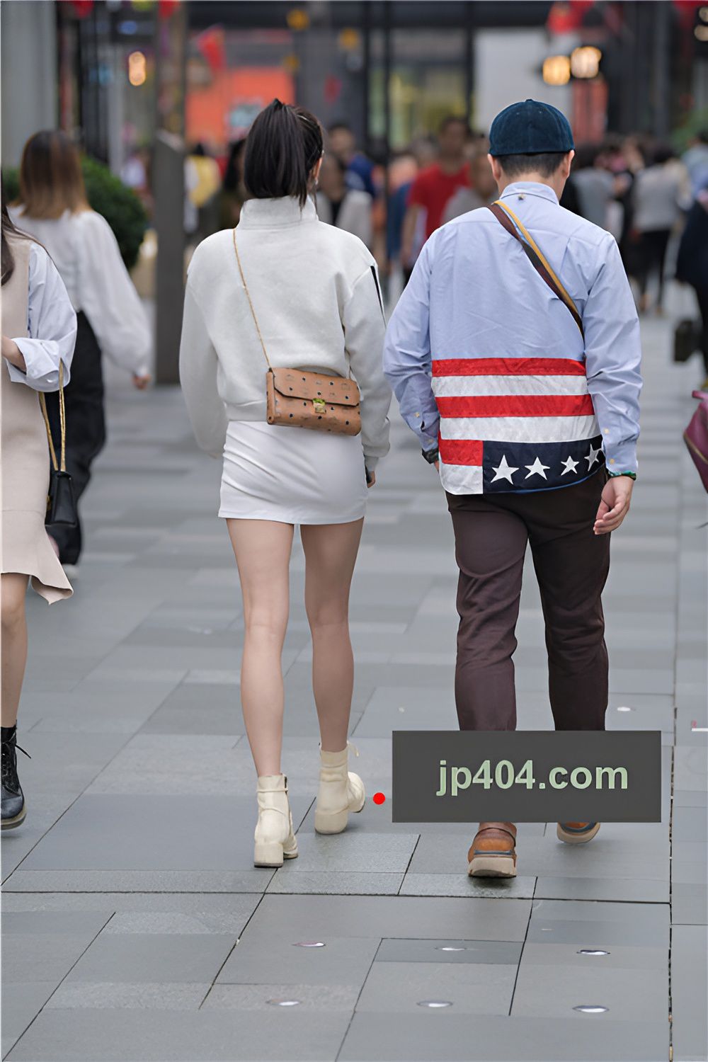 白色包臀裙小姐姐(37P)[462M/JPG]