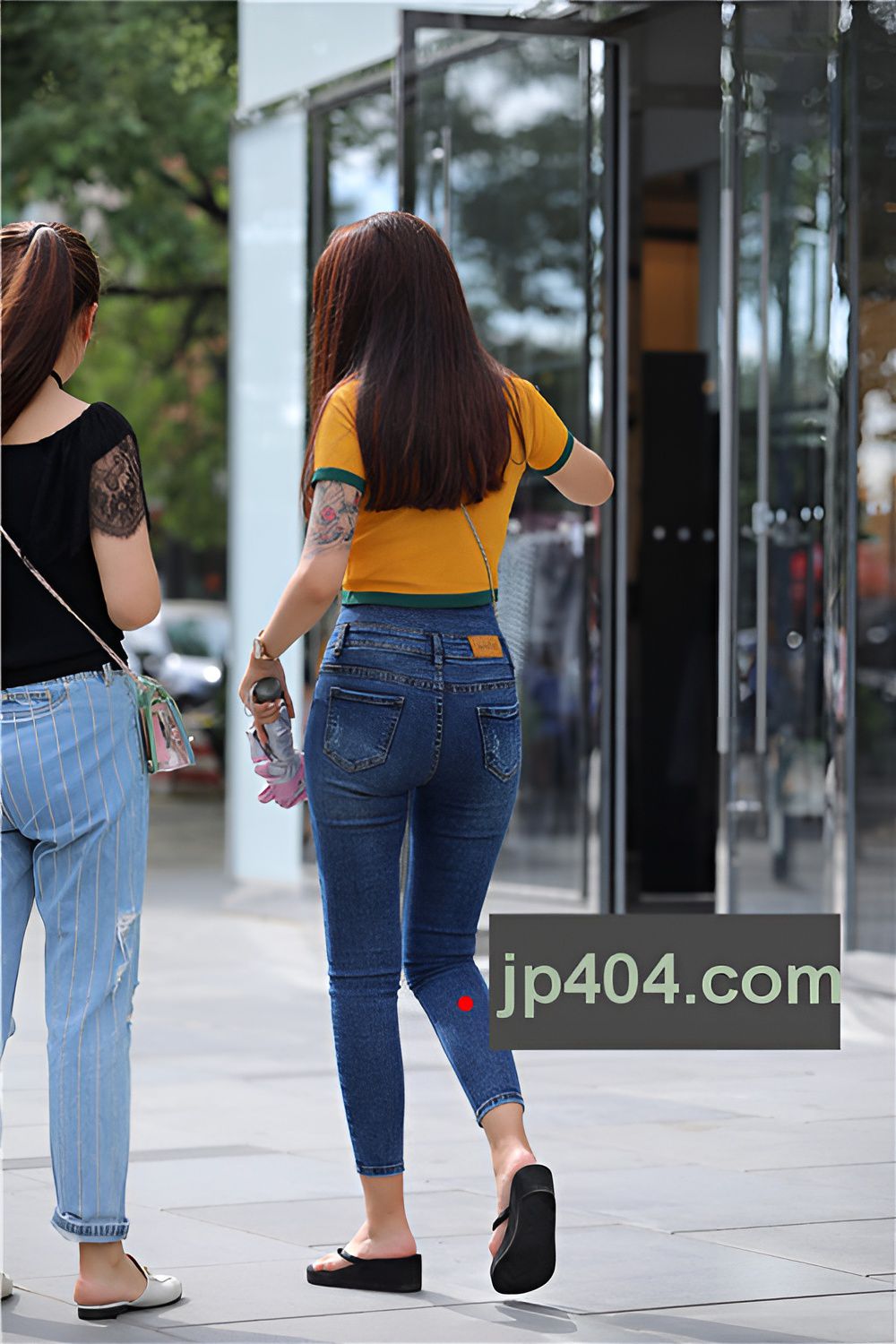 黄衣紧牛美女(44P)[263M/JPG]