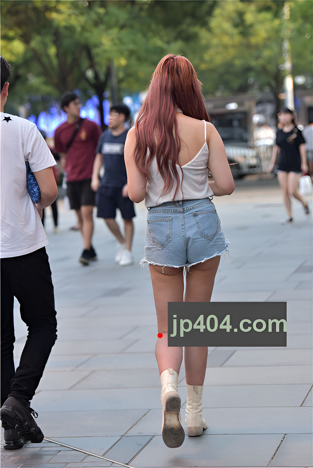 热裤月牙小姐姐(66P)[263M/JPG]