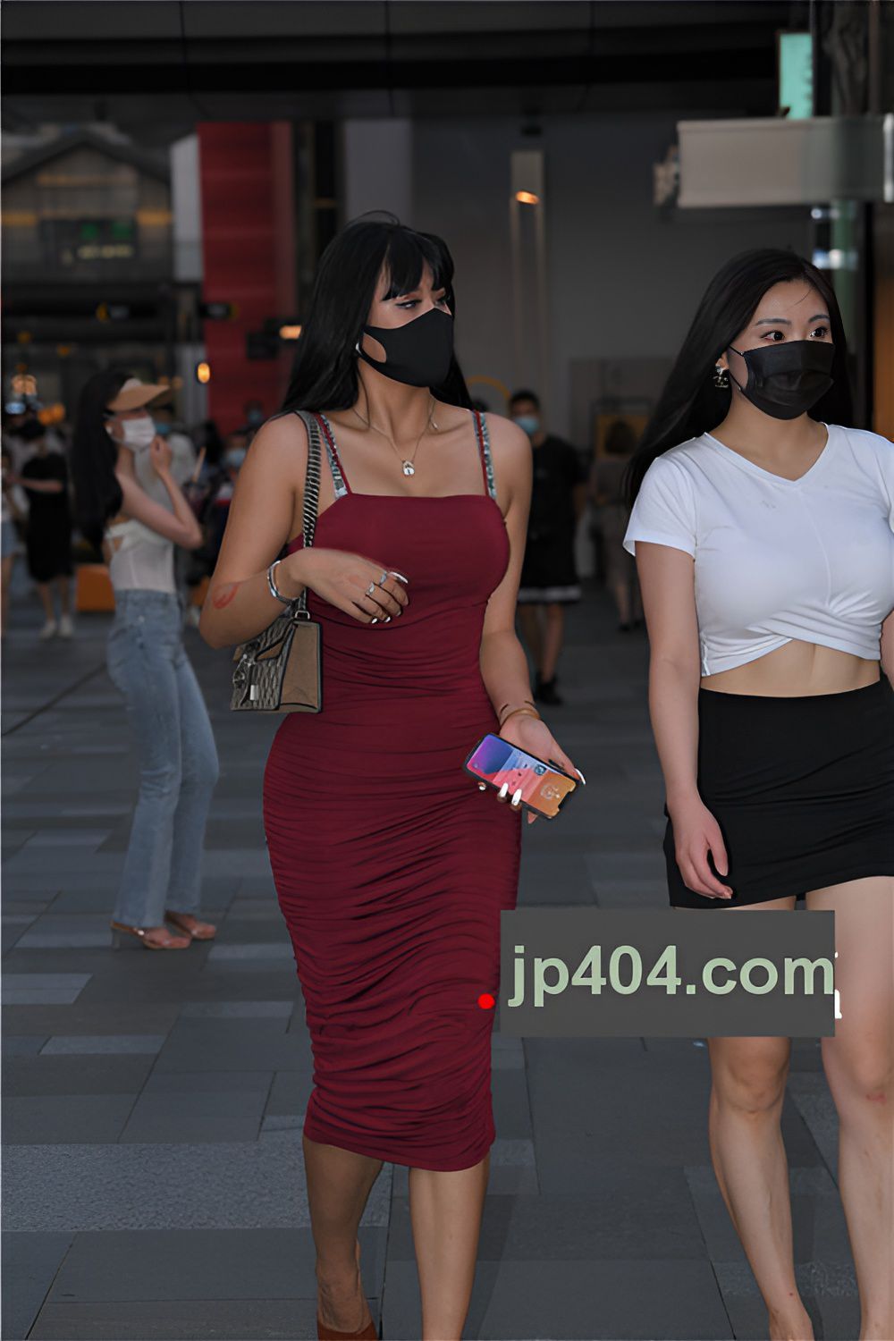 吊带红裙美女【套图+视频】