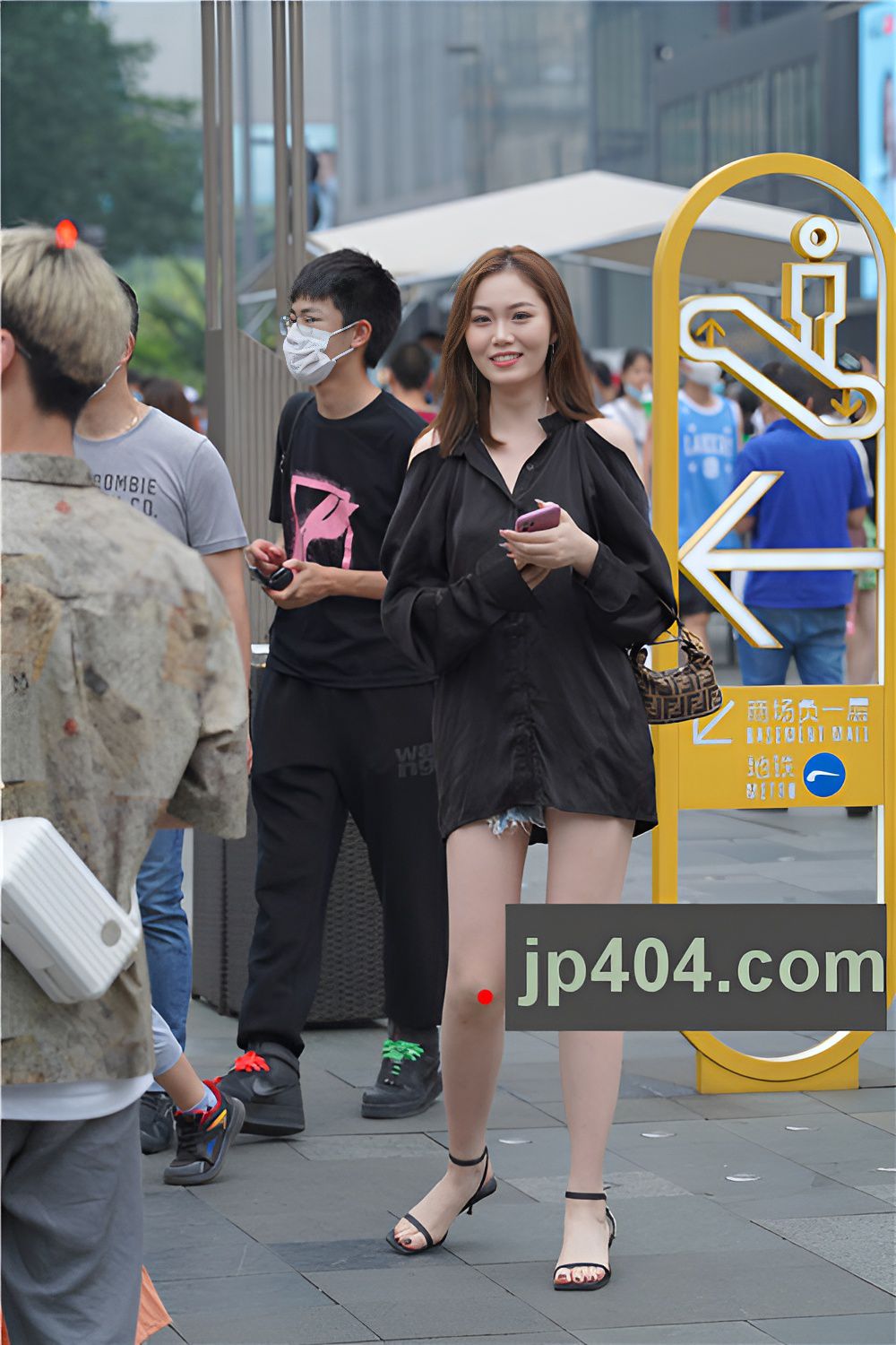 两个漂亮的美女【套图+视频】