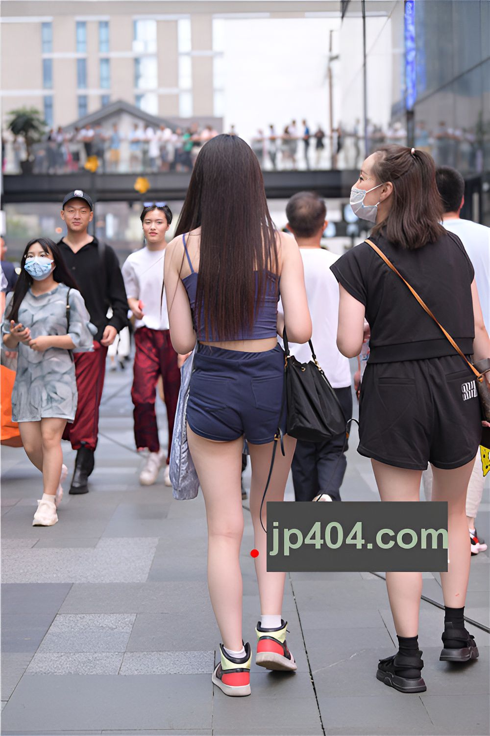 漂亮的吊带短裤小姐姐(153P)[3.33G/JPG]