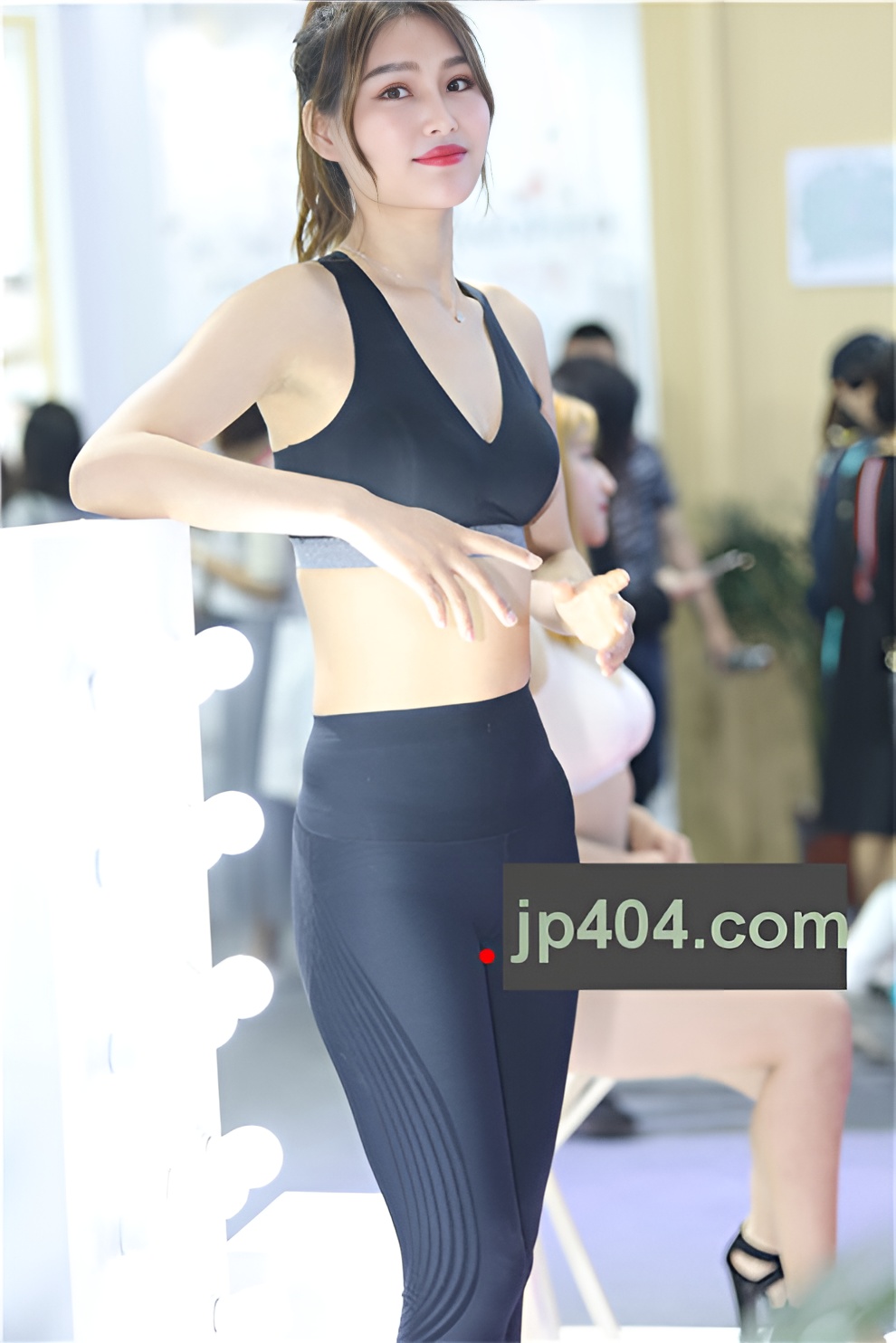 漂亮的模特小姐姐【套图+视频】