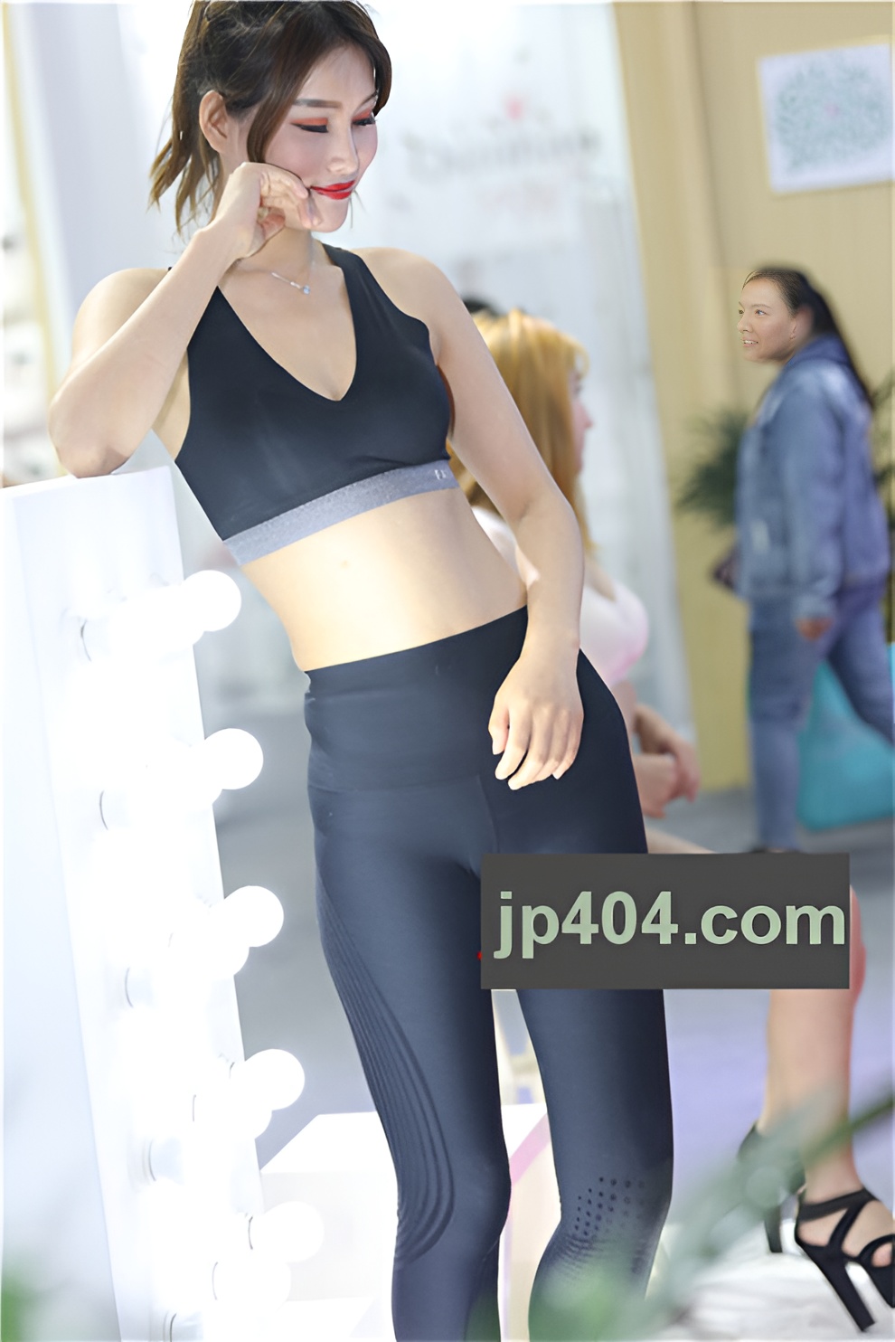 漂亮的模特小姐姐【套图+视频】