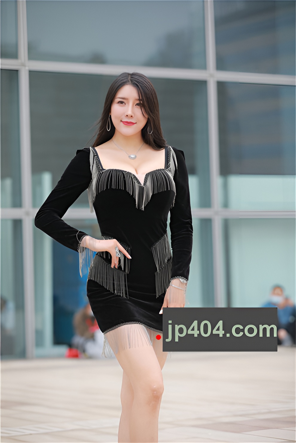 黑色连体裙美女【套图+视频】