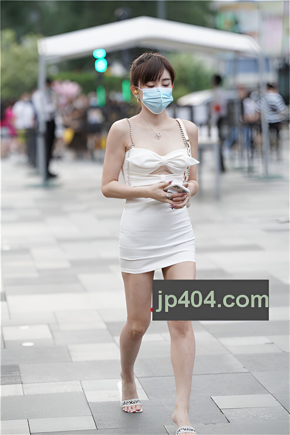 漂亮的白色吊带包臀裙美女【套图+视频】