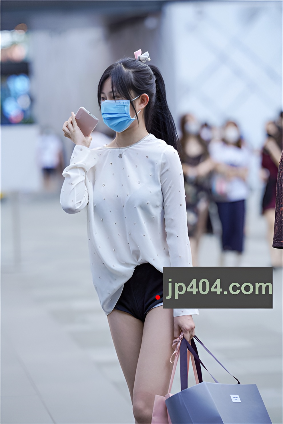 白衣黑色短裤小姐姐【套图+视频】