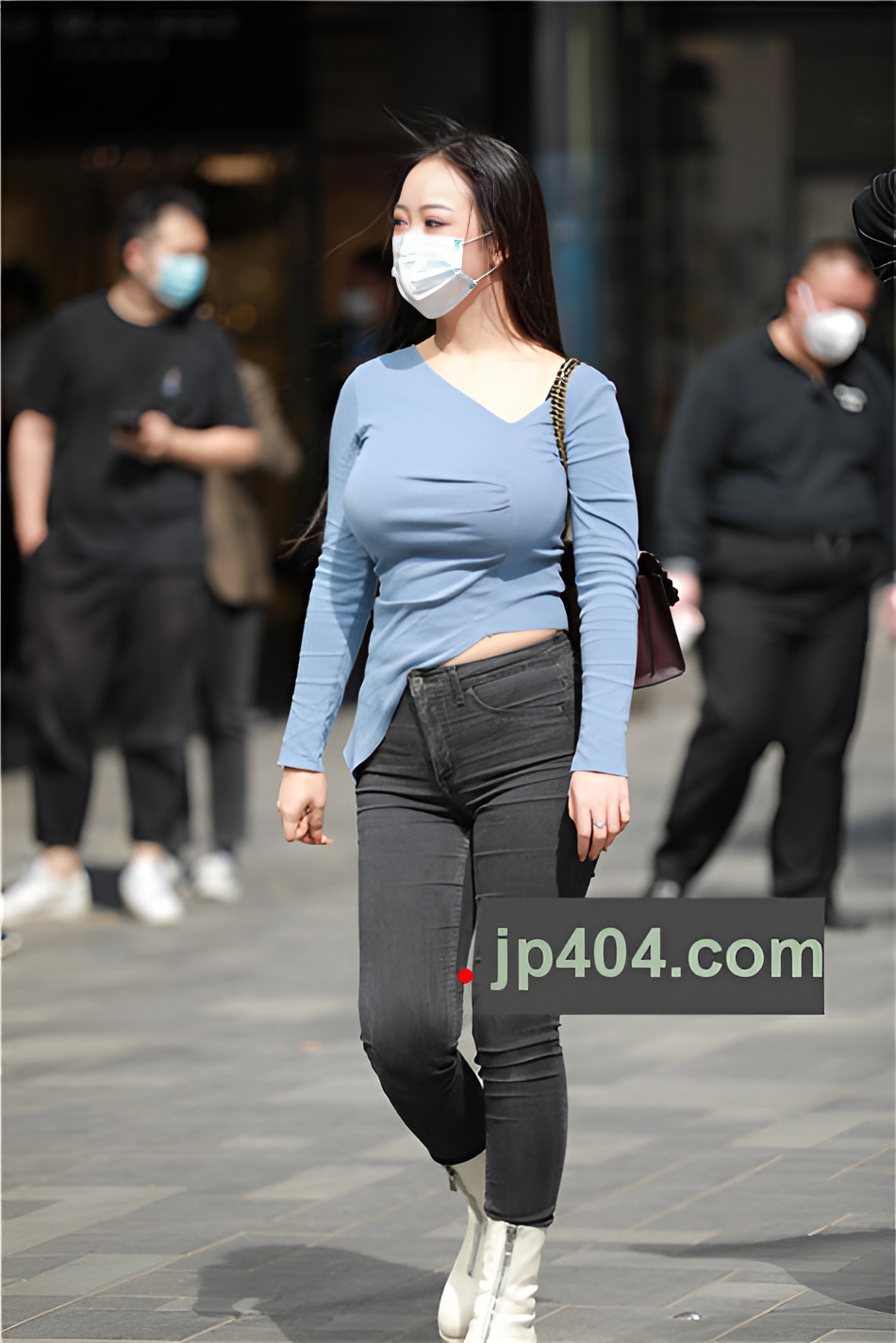 （套图）黑牛丰腴妹子(105P)[1.4G/JPG]