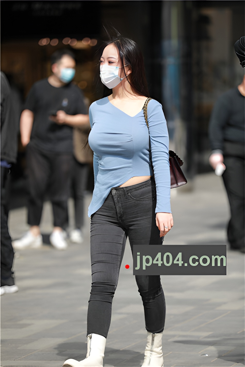 （套图）黑牛丰腴妹子(105P)[1.4G/JPG]