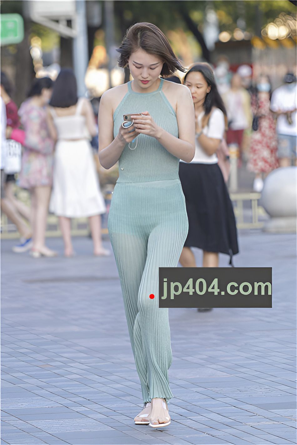 （套图）白嫩小姐姐(63P)[1.25G/JPG]