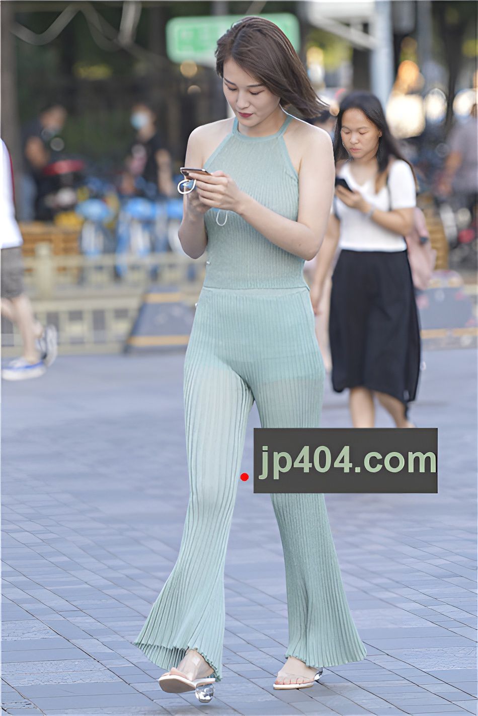 （套图）白嫩小姐姐(63P)[1.25G/JPG]