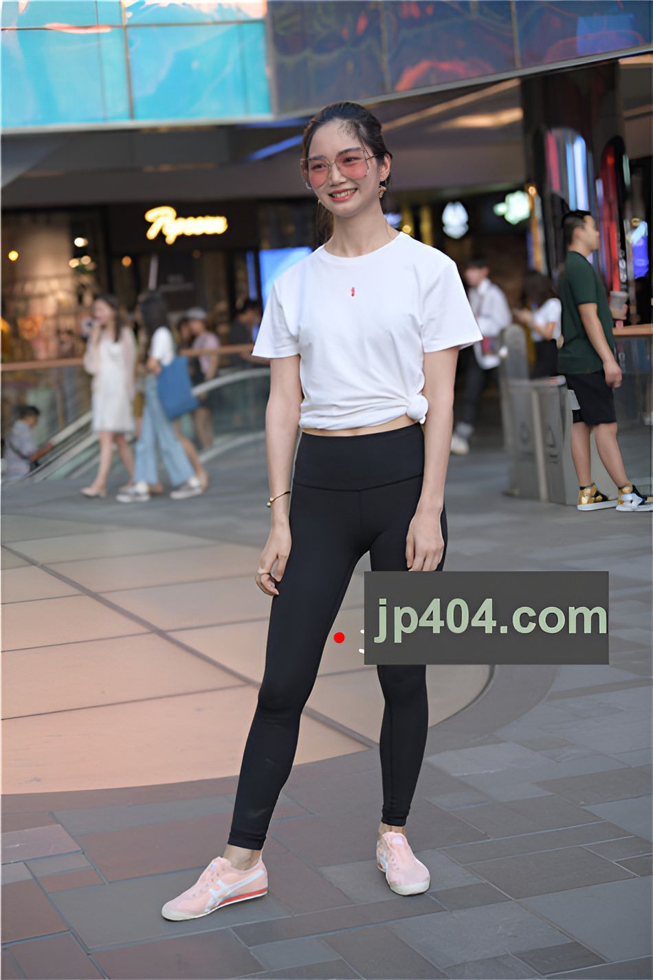 （套图）黑色瑜伽裤(223P)[5.87G/JPG]