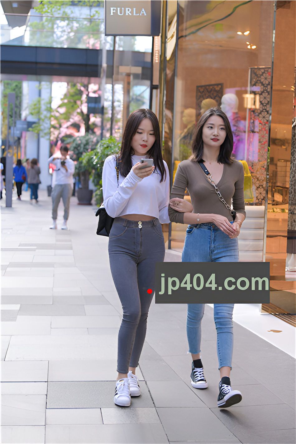 （套图）两个灰蓝牛仔妹(82P)[1.38G/JPG]