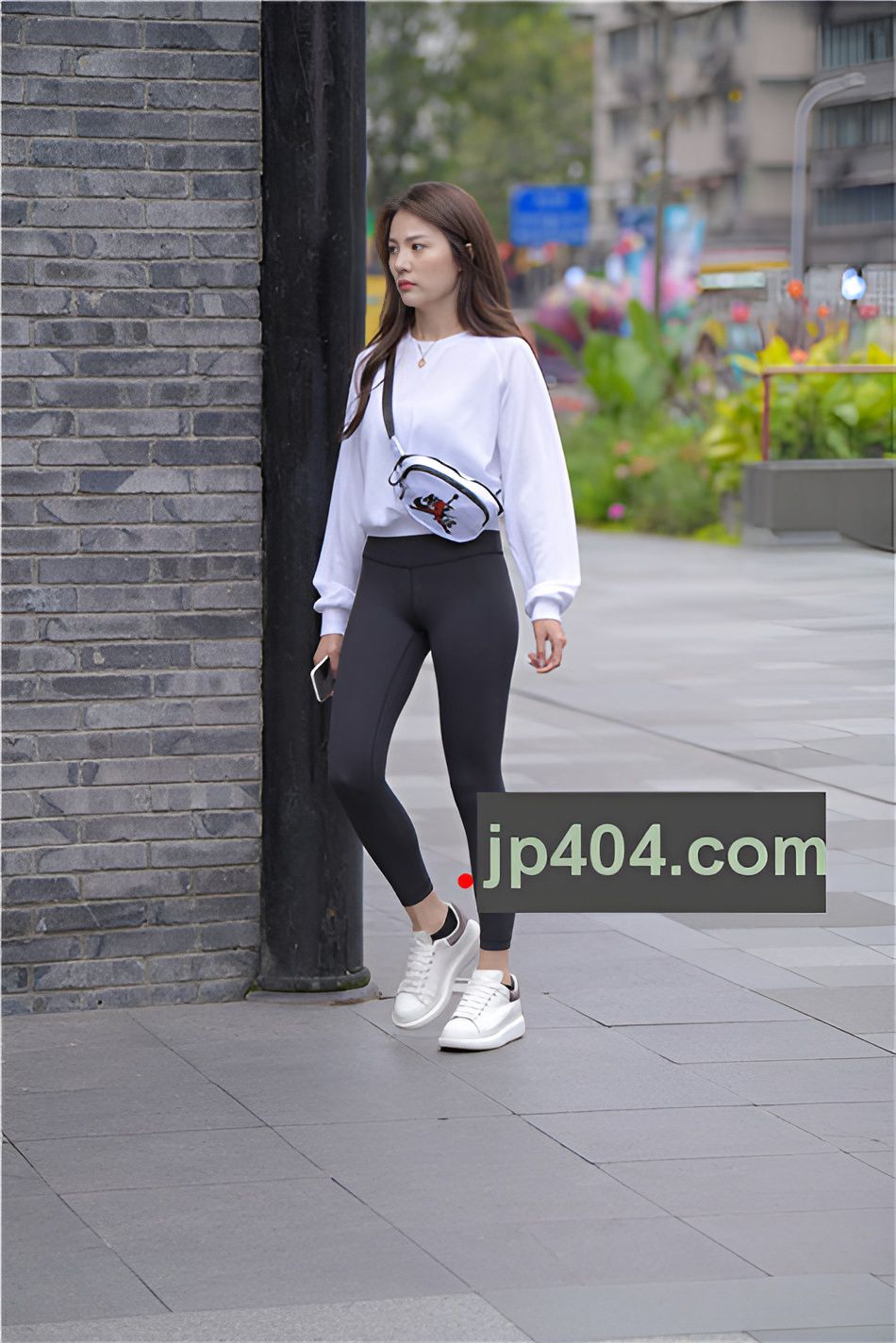 （套图）黑色瑜伽裤美女(56P)[817M/JPG]