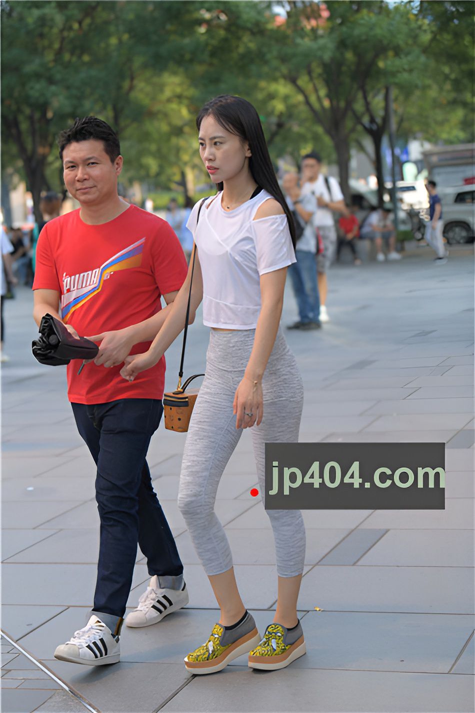 （套图）漂亮的高腰瑜伽紧身裤(30P)[673M/JPG]