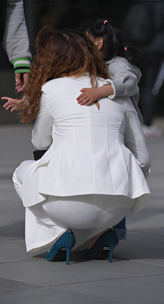 （套图）气质美妇(29P)[249M/JPG]