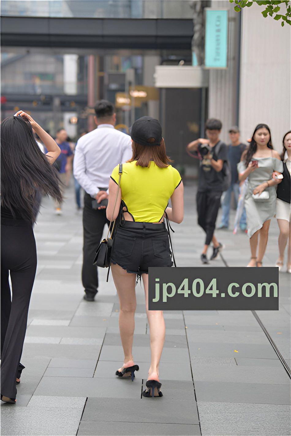 （套图）黄衣玲珑女孩(92P)[722M/JPG]