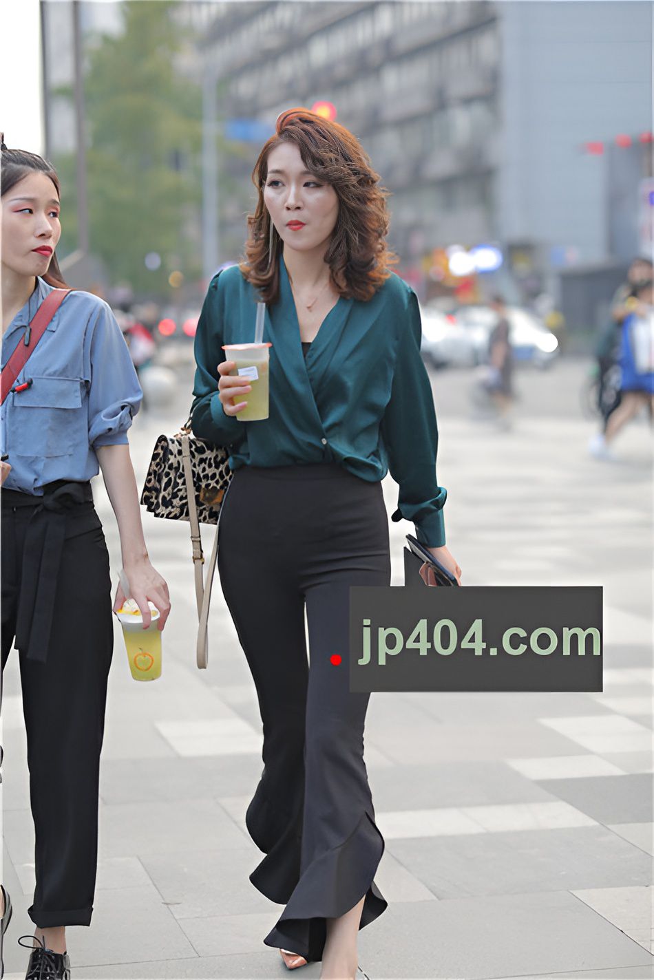 （套图）黑裤(38P)[285M/JPG]