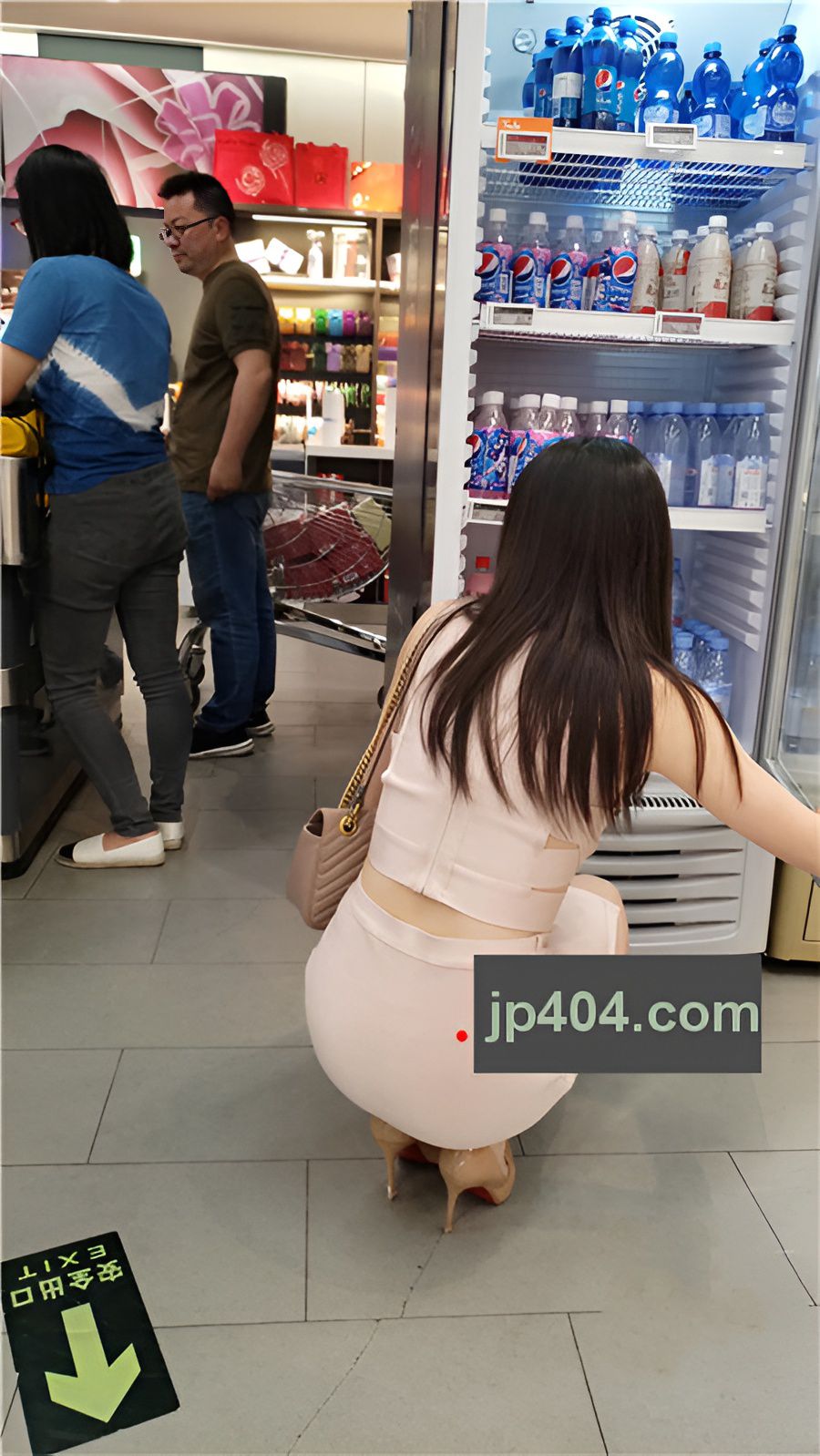 （视频）搭讪气质包裙小姐姐[14.53G/MP4]