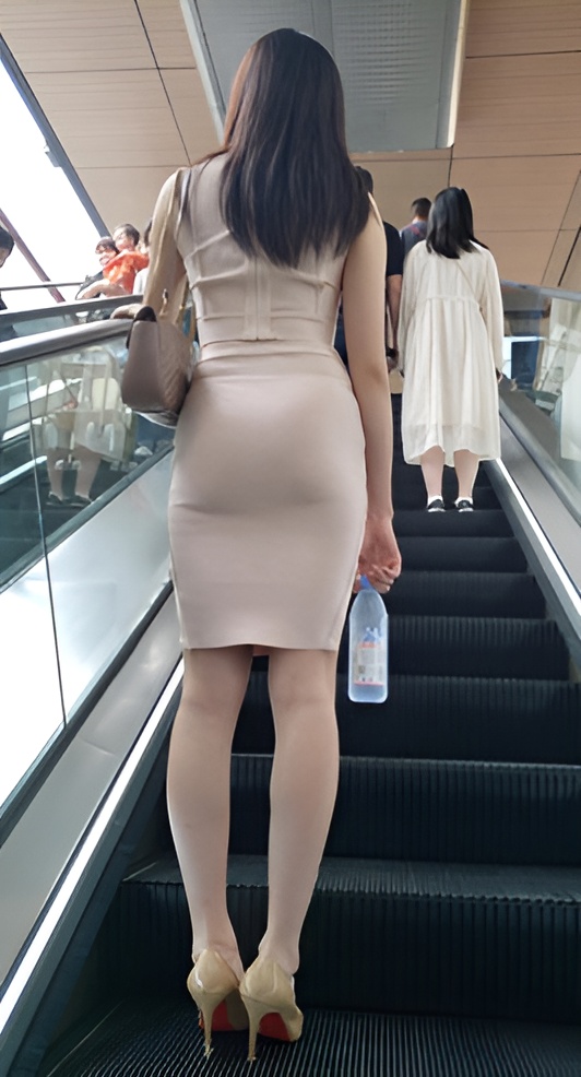 （视频）搭讪气质包裙小姐姐[14.53G/MP4]