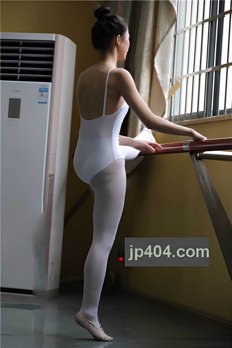 （套图）芭蕾舞女孩(172P)[752M/JPG]