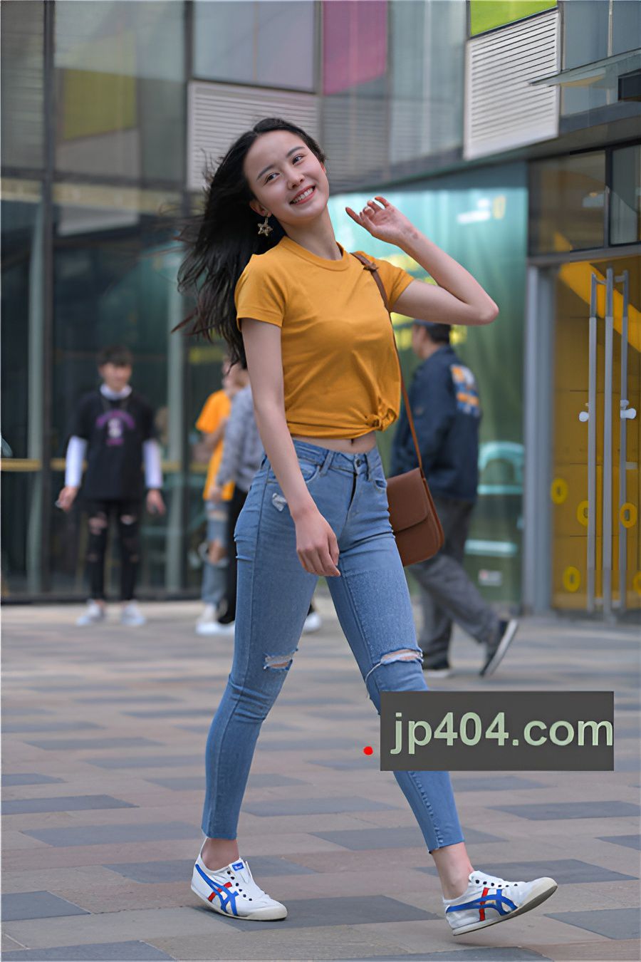 （套图）紧身牛仔裤小美女(85P)[1.01G/JPG]