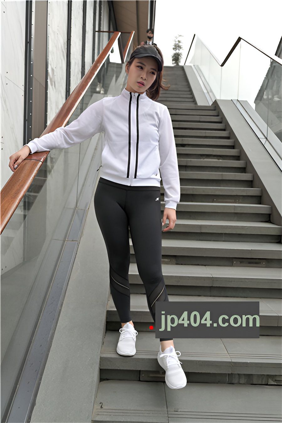 （套图）黑丝紧身裤美女小姐姐(52P)[794M/JPG]