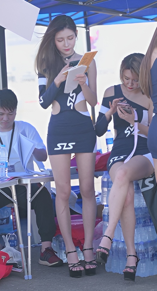 （视频）漂亮的车模美女[697M/MP4]