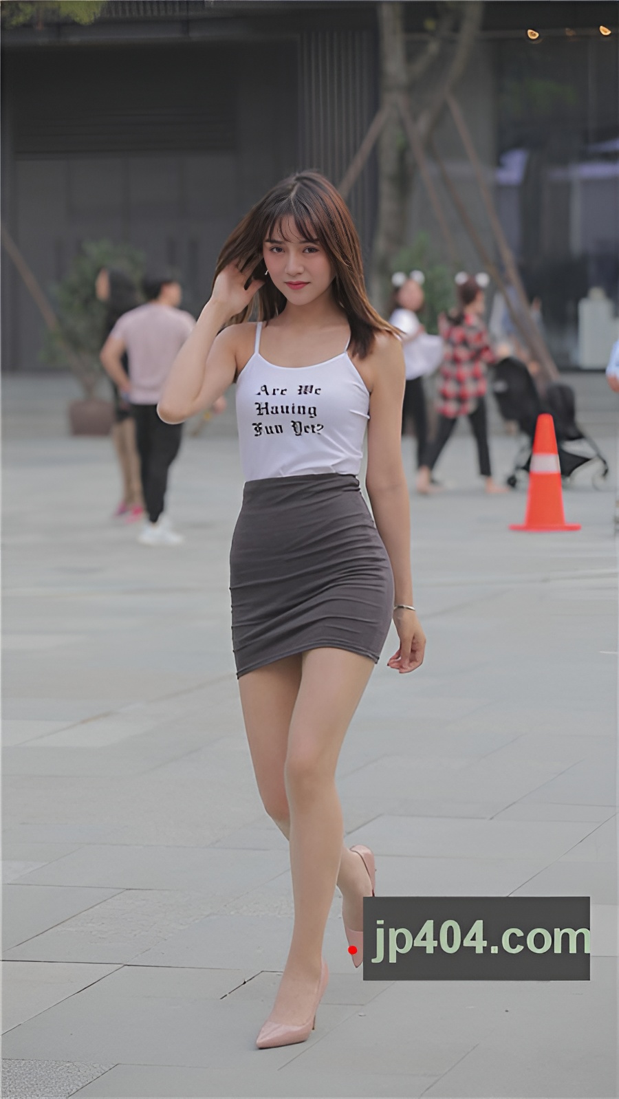 （视频）蜜桃包臀裙美女[809M/MP4]