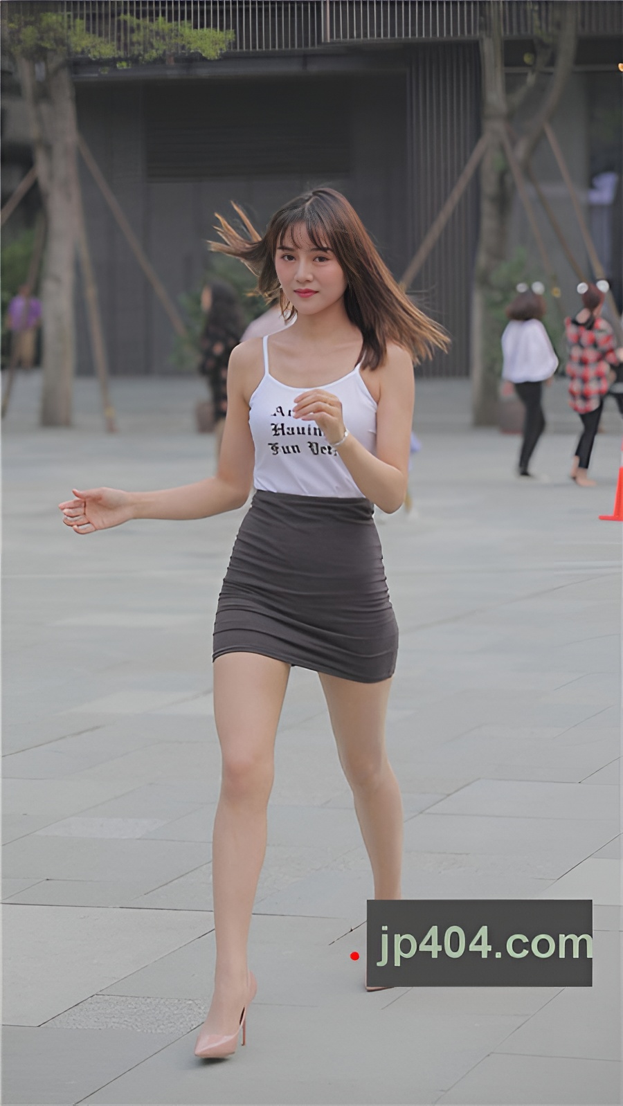 （视频）蜜桃包臀裙美女[809M/MP4]