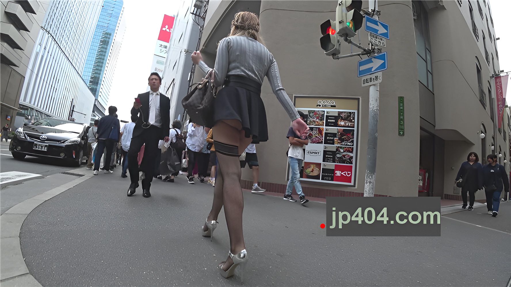 长腿黑色高腰黑裙美女[1.4G/MP4]