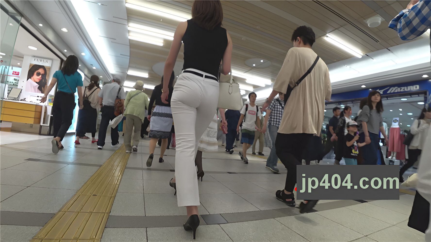 极品白裤OL美女[1.42G/MP4]