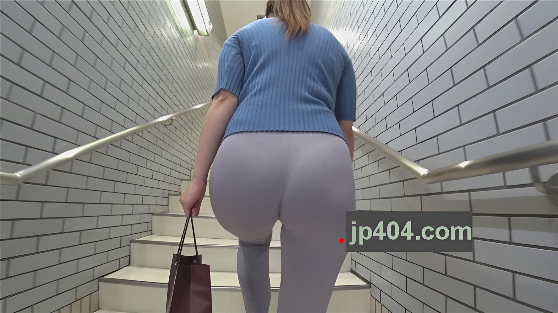 灰色紧身饱满圆润[1.37G/MP4]