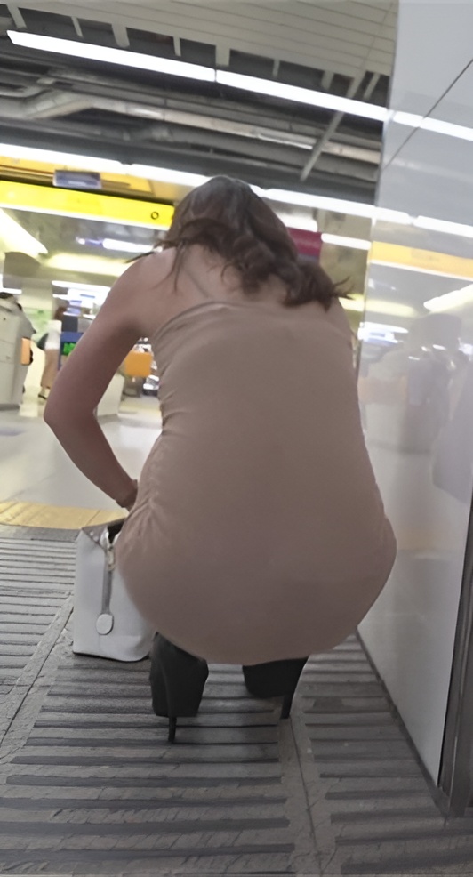 米色薄纱连体裙OL[1.44G/MP4]