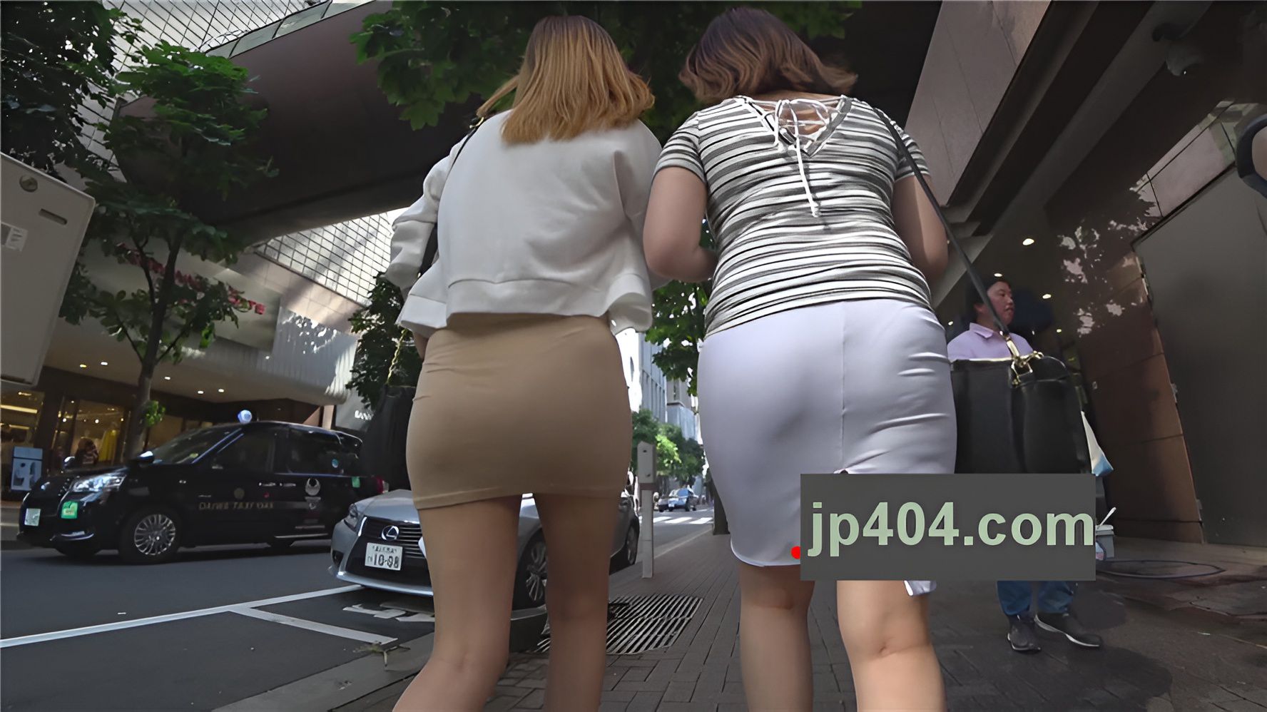 两个包臀裙美眉[1.41G/MP4]