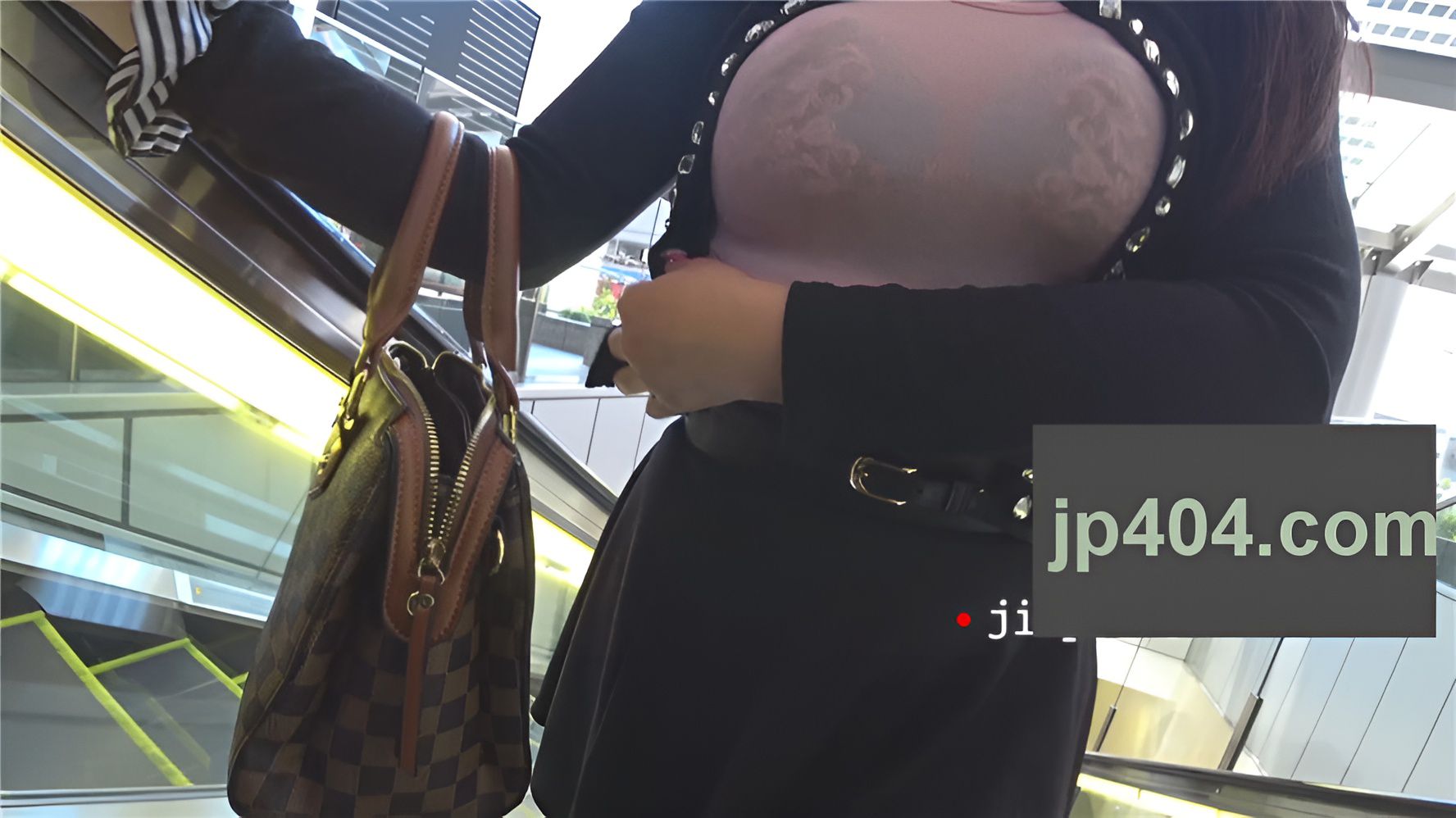 黑色短裙美眉[1.44G/MP4]